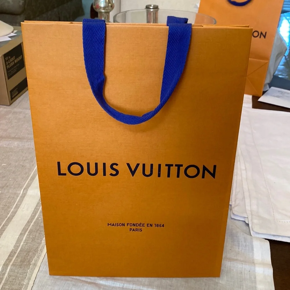 Louis Vuitton shopping bag - Picture 1 of 5